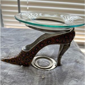 High heel shoe shaped tea light oil burner/warmer.